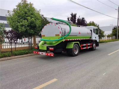 東風13方吸糞車 城市清潔與環(huán)衛(wèi)作業(yè)的堅實力量